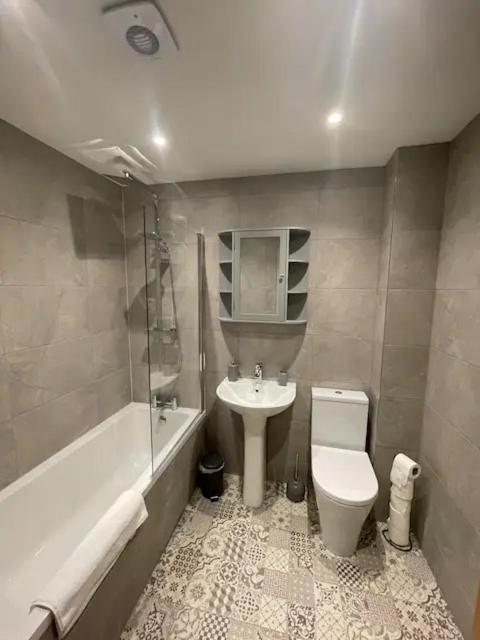 Spectacular 2 Bedroom Balcony Sea View Flat Скарборо Екстер'єр фото