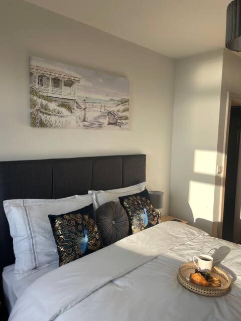 Spectacular 2 Bedroom Balcony Sea View Flat Скарборо Екстер'єр фото