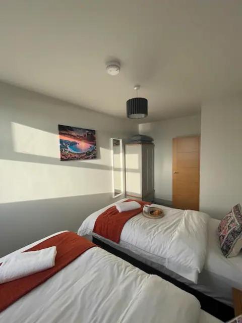 Spectacular 2 Bedroom Balcony Sea View Flat Скарборо Екстер'єр фото